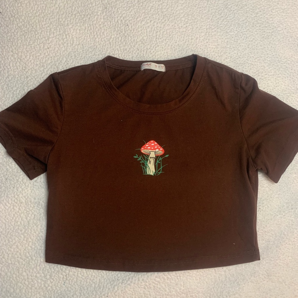 ROMWE mushroom crop top brown cute never worn